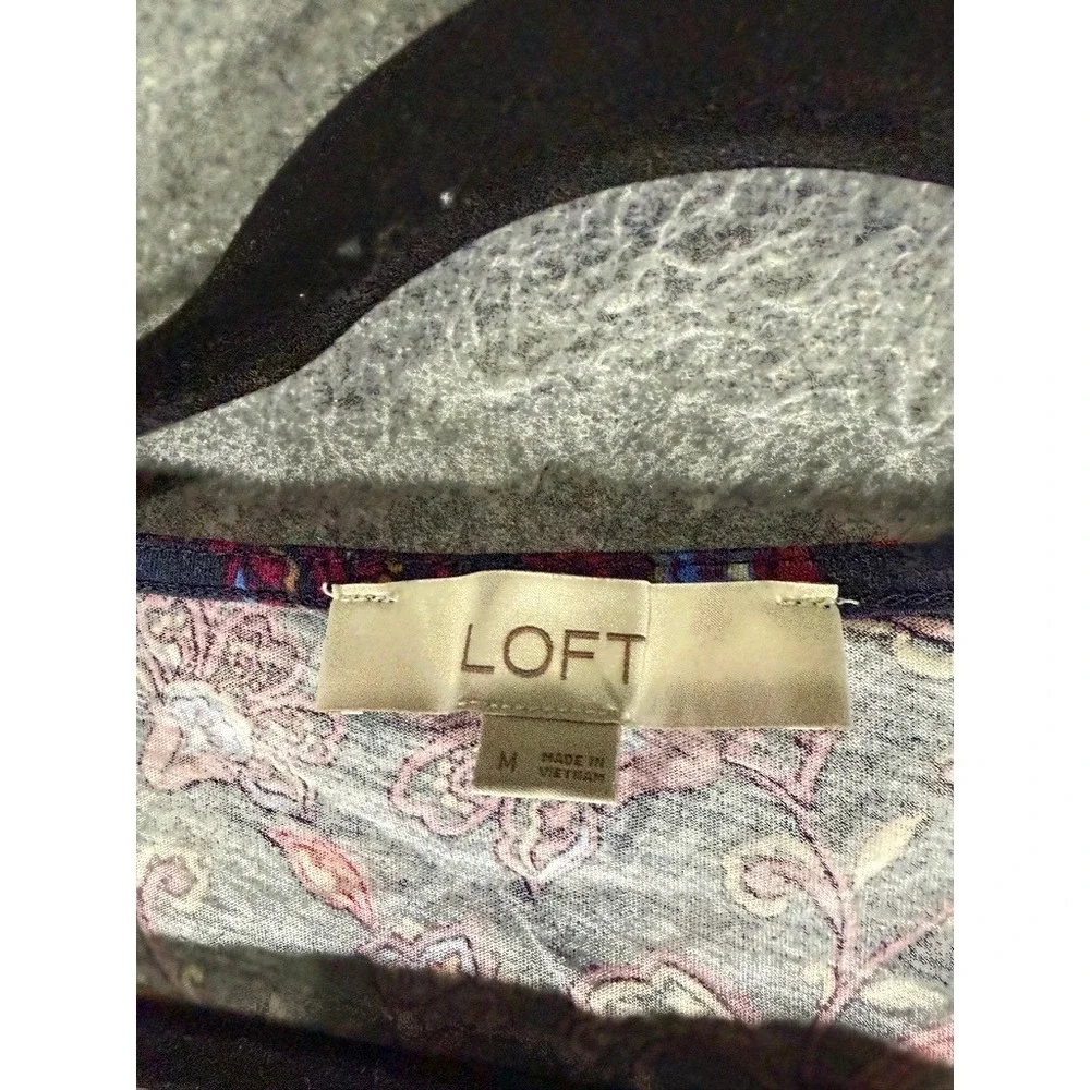 LOFT Womens Size M Navy Blue Paisley Cotton V-Neck Ruched Puff Sleeve Top Artsy‎